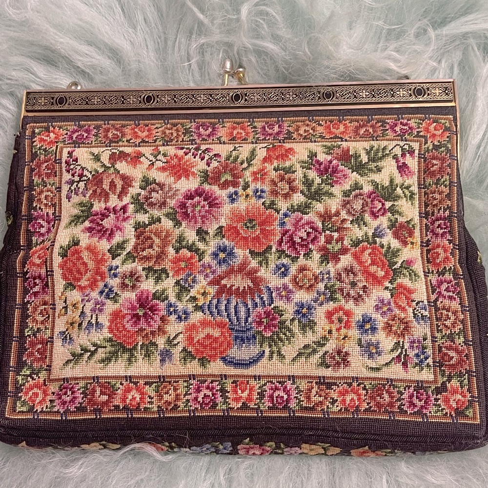 Vintage HANDMADE European PETIT POINT floral Clutch purse handbag GORGEOUS ♥️